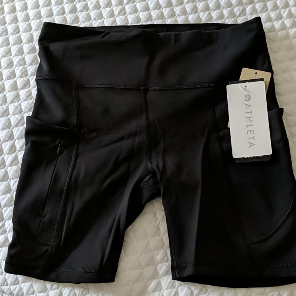 Athleta Women's Medium Up for Anything 7" Short